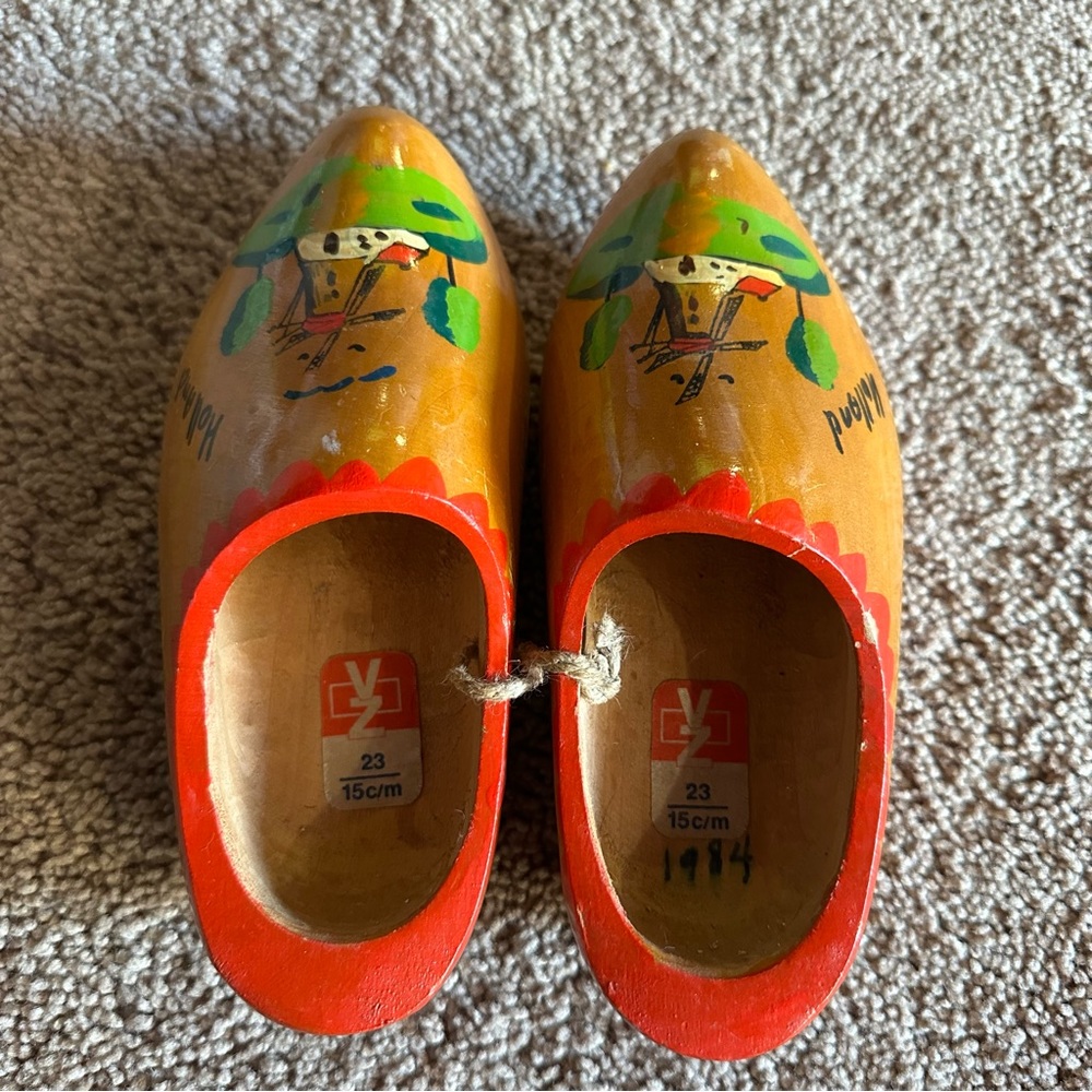 VTG | HOLLAND WOOD DUTCH CLOGS